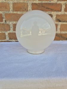 Globe rond abat jour opaline
