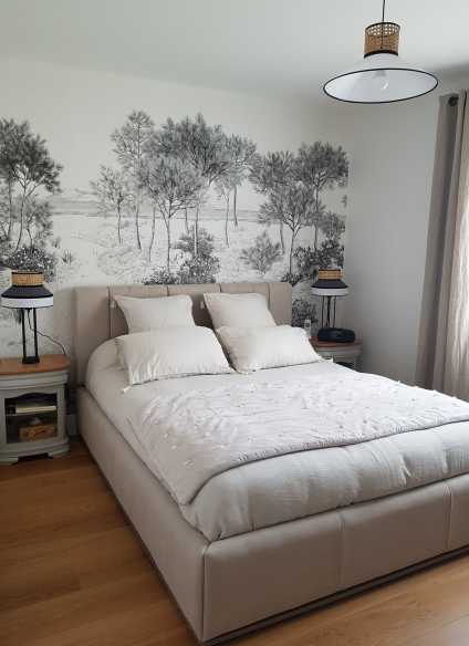 Conseil chambre
Chevets rénovés par l'Intérieur
Luminaires fournis par l'Intérieur
Peinture Farrow & Ball
